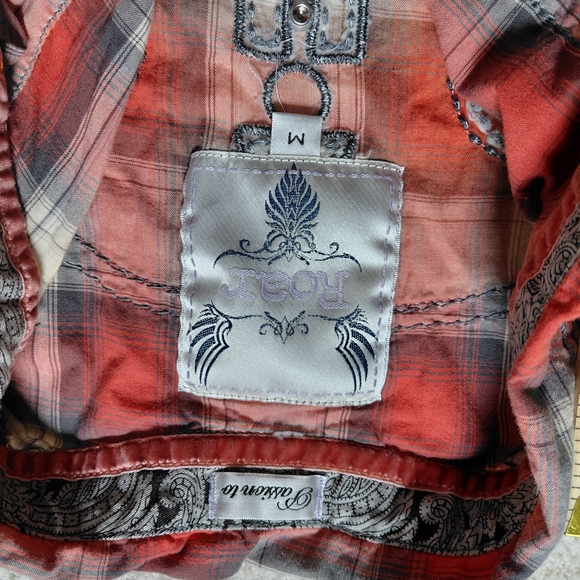 Roar Women's Plaid Rhinestone Button Down Shirt Sz M - Red and White Cross - Picture 7 of 7